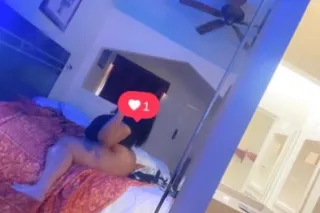 🥵COME SEE YOUR FAV BBW CARAMEL... - Image 2