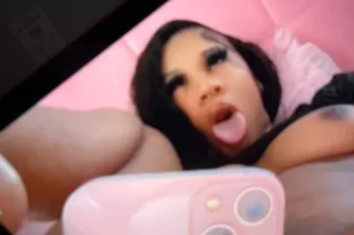 Pretty freaky petite babe👅💦 incall/outcall must video verify - Image 2