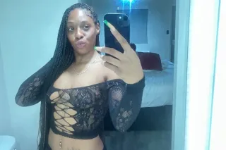 INN !!NEW IN TOWN 💦Your Favvorite Piece Of Chocolate💕💚 - Image 2